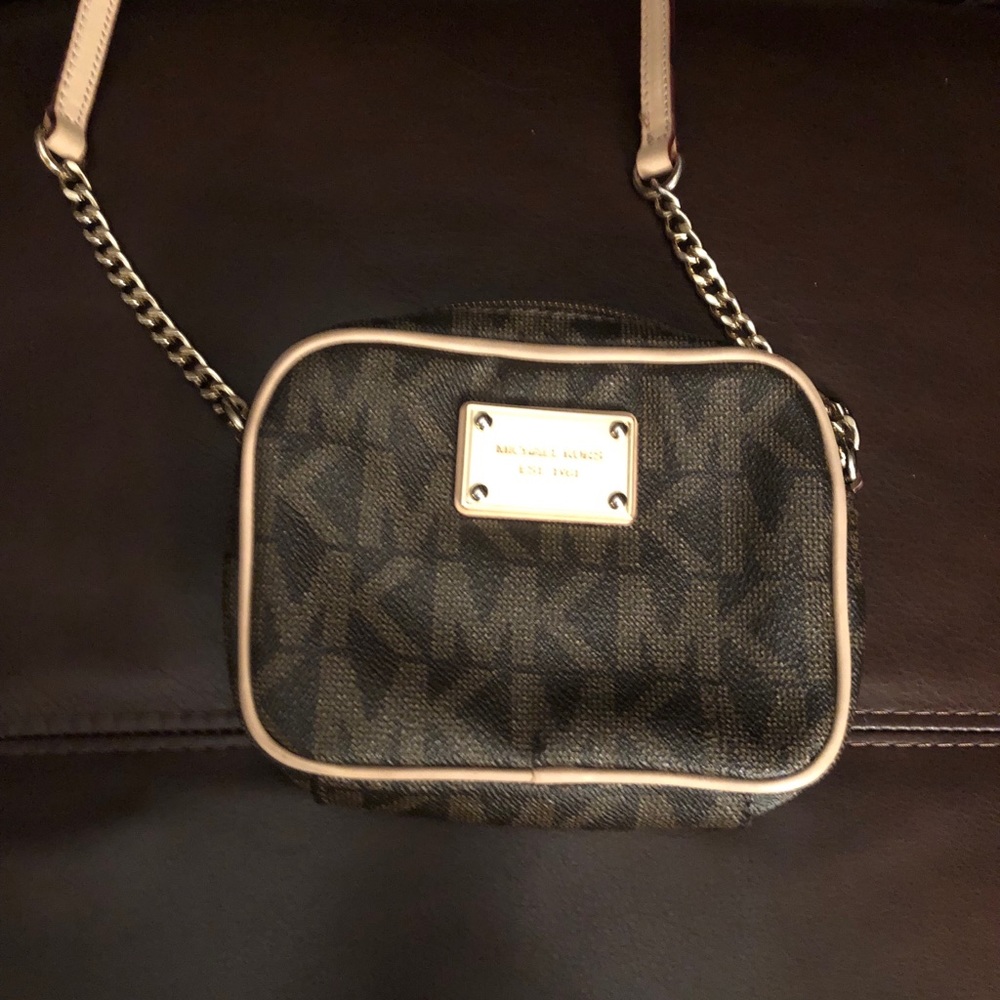 Authentic Michael Kors Crossbody